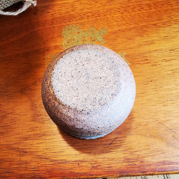 Small Striped Speckled Pottery Vase Etched with House Hills and Birds in Flight - Picture 12 of 16